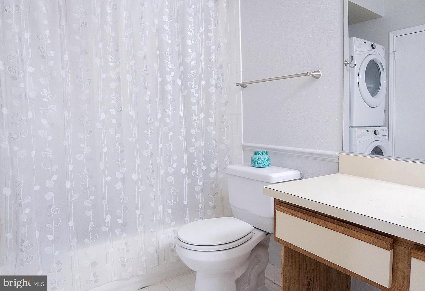 12156 Penderview Terrace, Unit 1206 Fairfax, VA 22033 - Photo 2 of 13