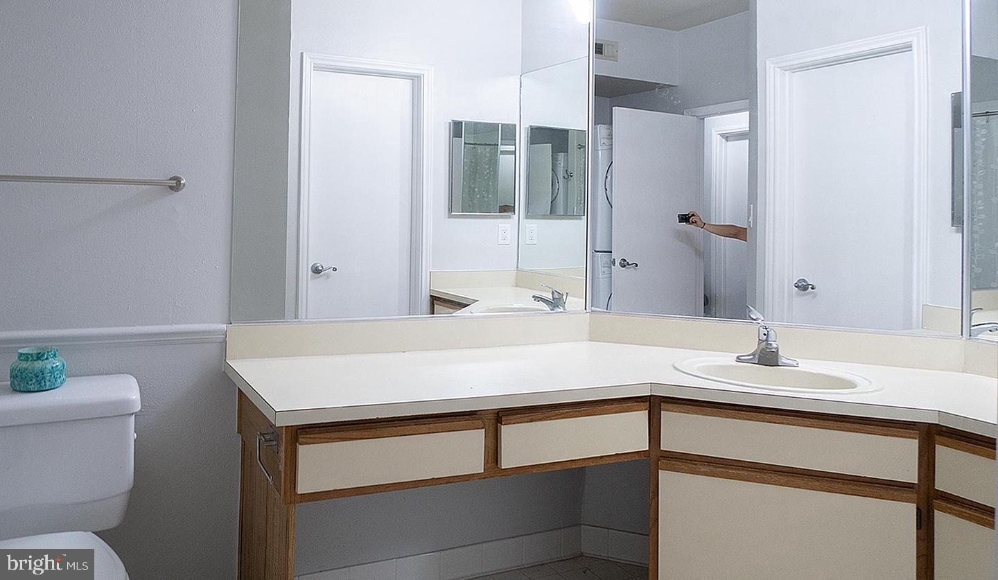 12156 Penderview Terrace, Unit 1206 Fairfax, VA 22033 - Photo 6 of 13