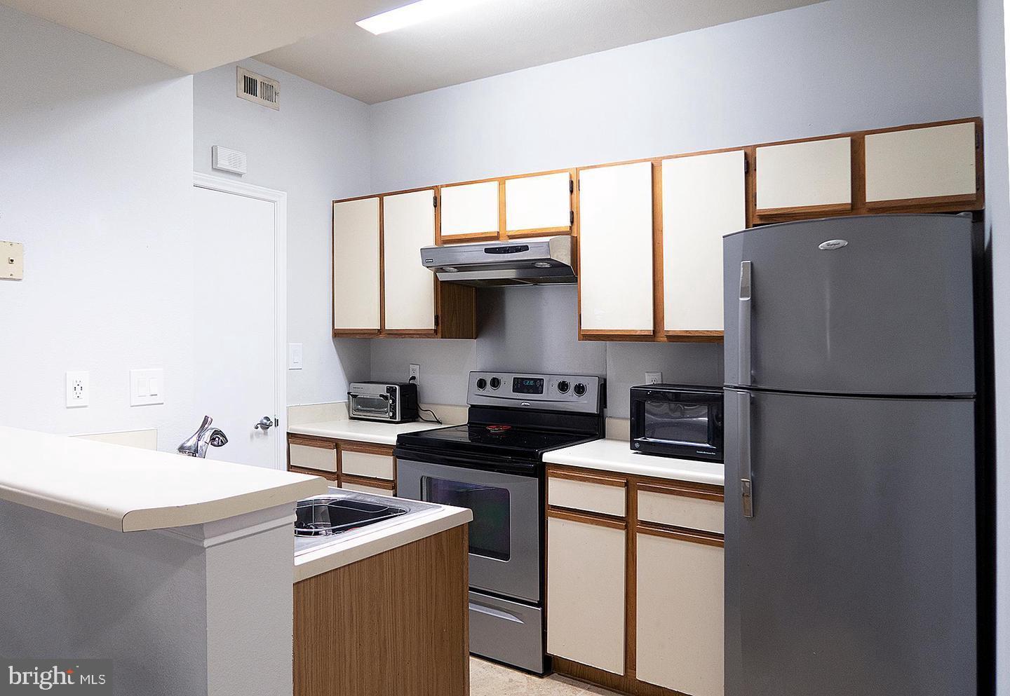 12156 Penderview Terrace, Unit 1206 Fairfax, VA 22033 - Photo 10 of 13