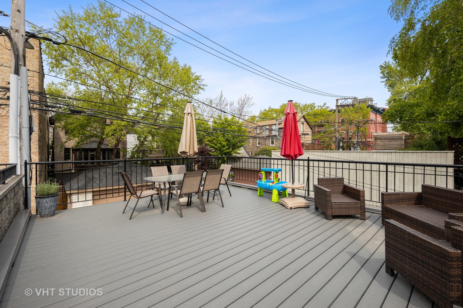 2050 North Racine Avenue, Unit 1 Chicago, IL 60614 - Photo 20 of 25 a view of a patio with a table and chairs
