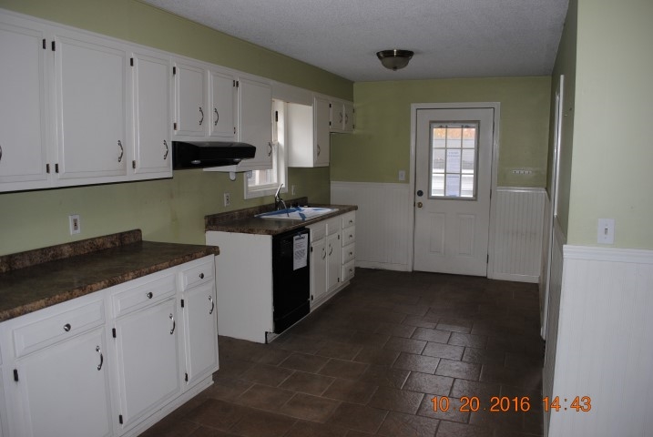 26 Linden Street Rochester, NH 03867 - Photo 4 of 10