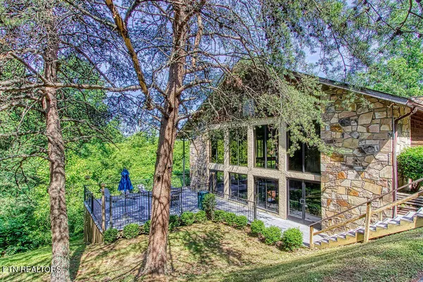 $1,800,000 | 3729 Plaza Way, Unit 121126, Pigeon Forge, TN 37863