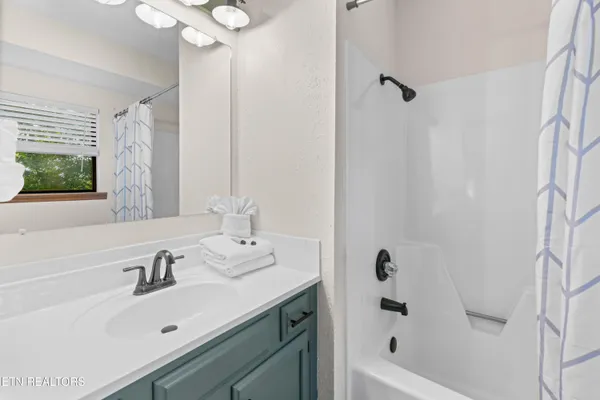 $1,800,000 | 3729 Plaza Way, Unit 121126, Pigeon Forge, TN 37863