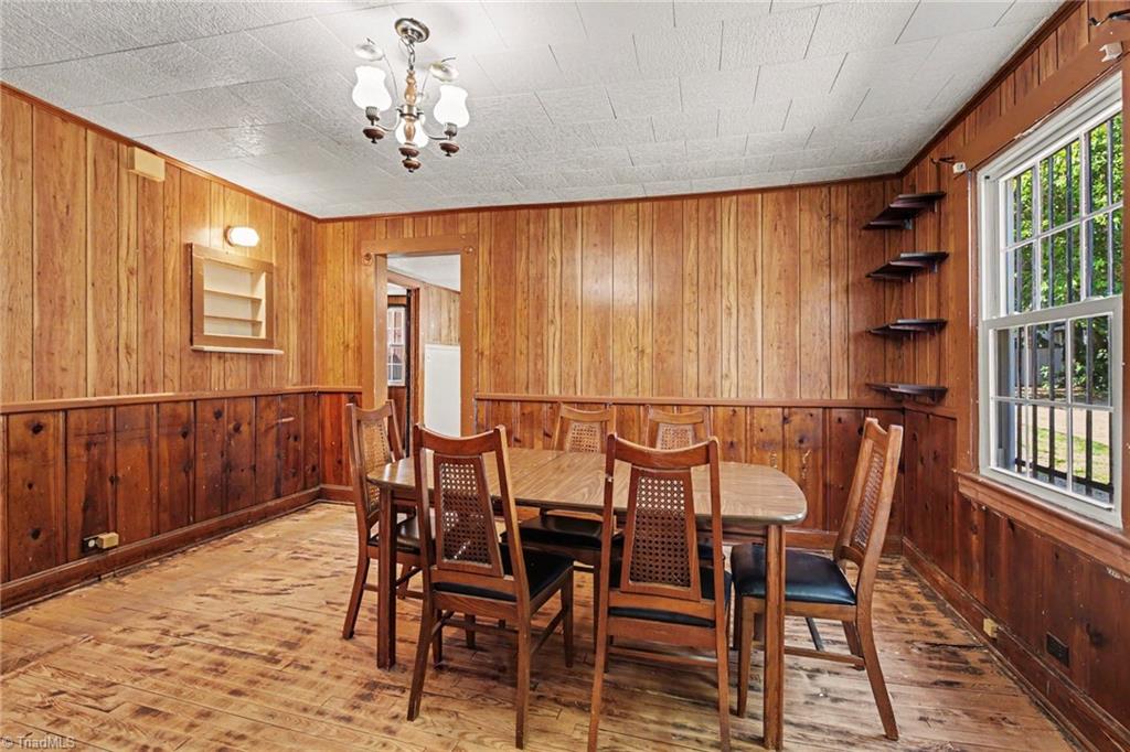 811 Cliffside Avenue High Point, NC 27260 - Photo 7 of 19 Dining