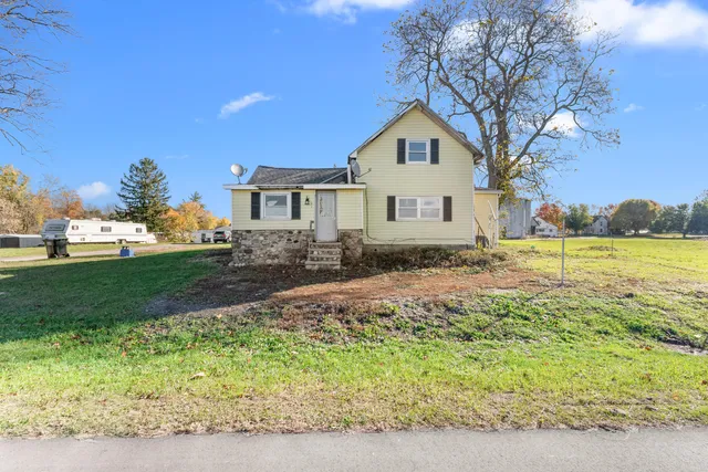 $45,000 | 219 North Hayward Street, Montgomery, MI 49255