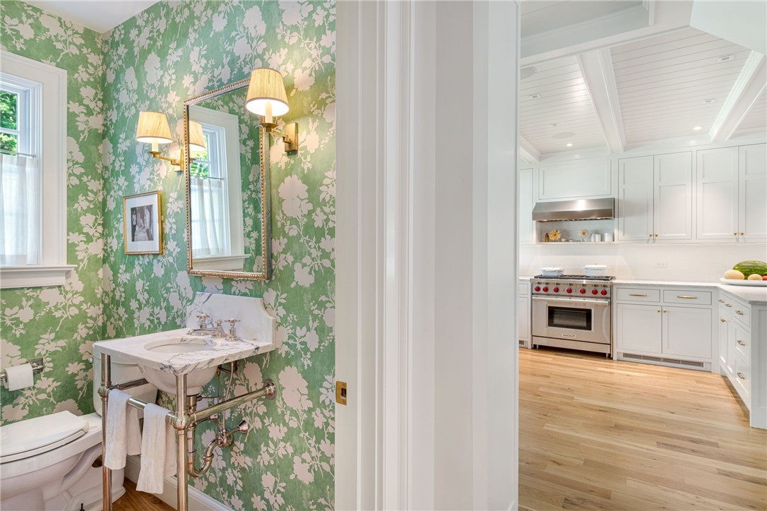 11 Chachapacasset Road Barrington, RI 02806 - Photo 15 of 31