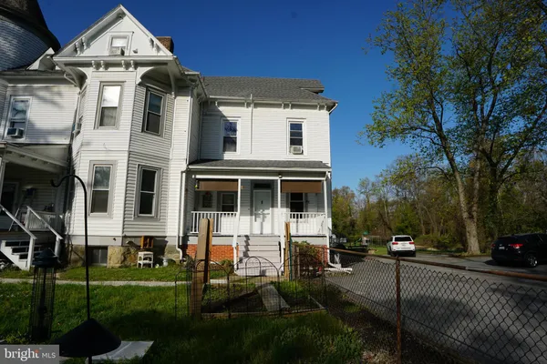 $1,275 | 1000 Edmondson Avenue, Unit 4, Catonsville, MD 21228