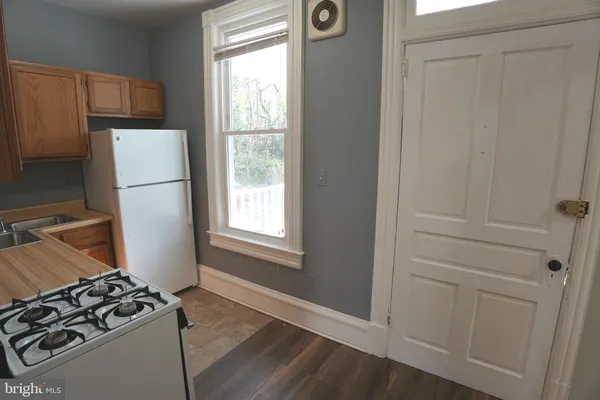$1,275 | 1000 Edmondson Avenue, Unit 4, Catonsville, MD 21228