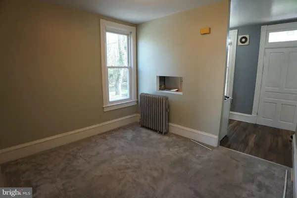 $1,275 | 1000 Edmondson Avenue, Unit 4, Catonsville, MD 21228