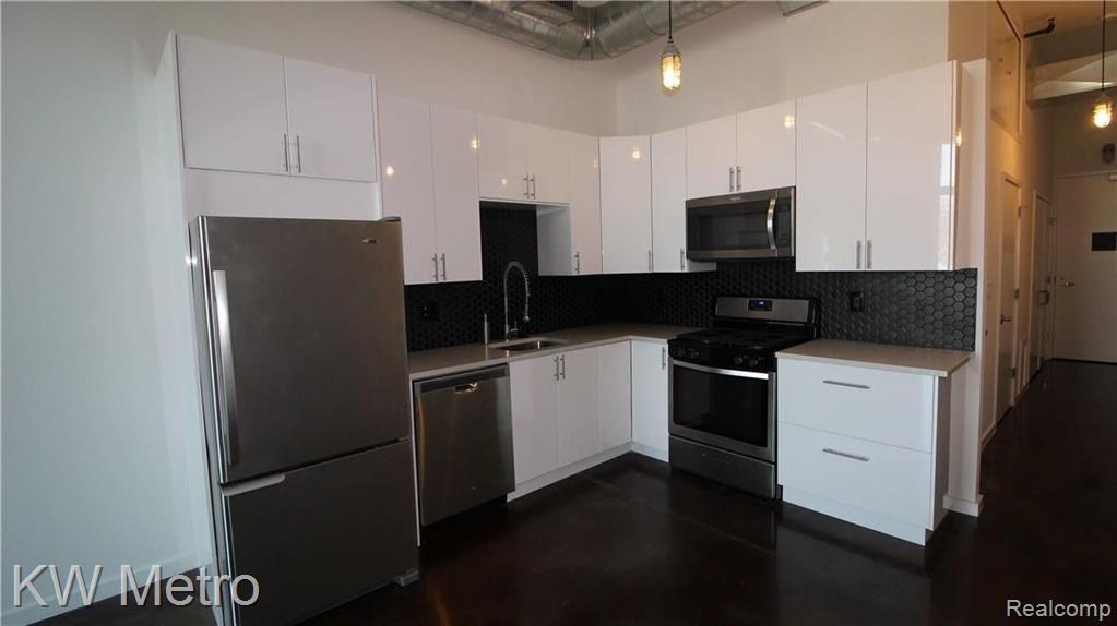211 East 9 Mile Road, Unit 209A Ferndale, MI 48220 - Photo 7 of 16