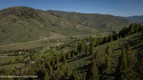 $995,000 | 1255 Deer Creek Drive, Jackson, WY 83001