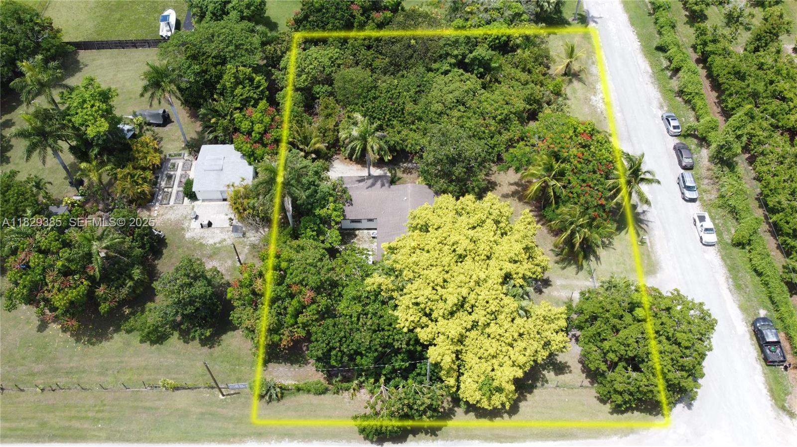 20350 Southwest 182nd Avenue Miami, FL 33187 - Photo 2 of 27