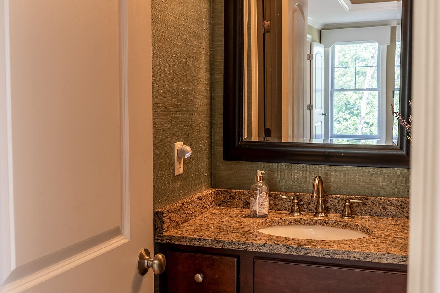 2 Manor Drive, Unit A Hooksett, NH 03106 - Photo 4 of 33