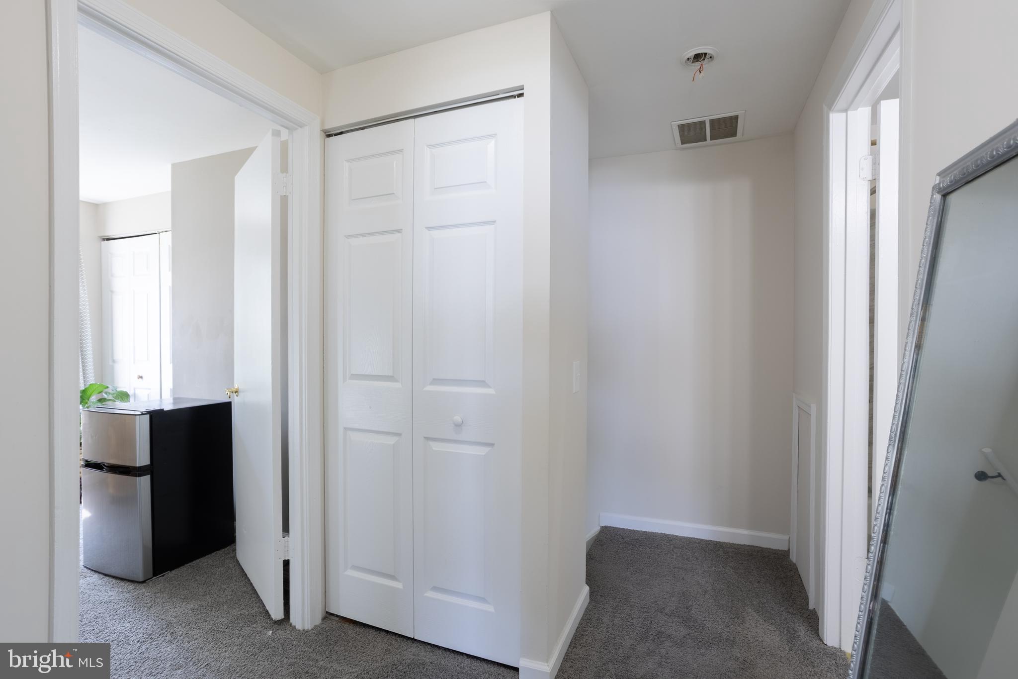 32 Coliston Road, Unit B Reisterstown, MD 21136 - Photo 21 of 27 Hallway