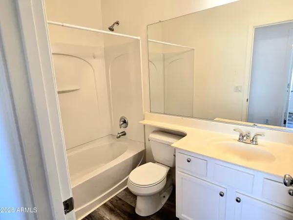 $2,095 | 1784 South Falcon Drive, Gilbert, AZ 85295