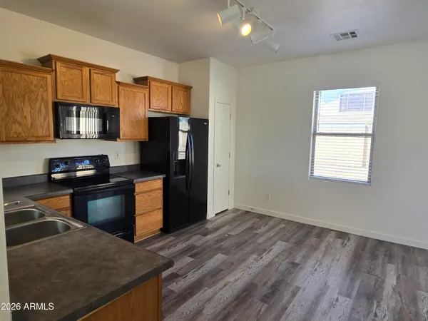 $2,095 | 1784 South Falcon Drive, Gilbert, AZ 85295