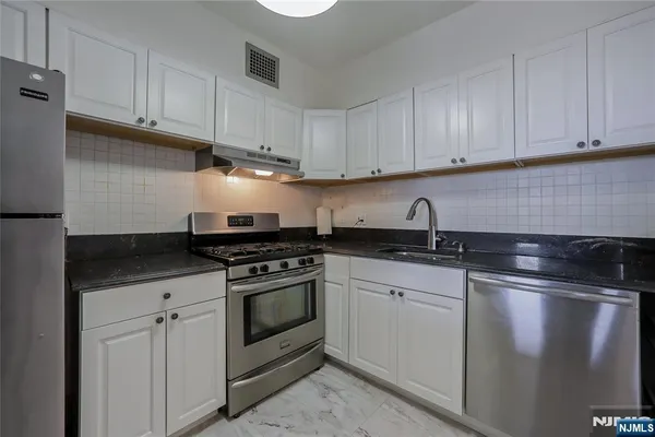 $150,000 | 5 Horizon Road, Unit 501, Fort Lee, NJ 07024