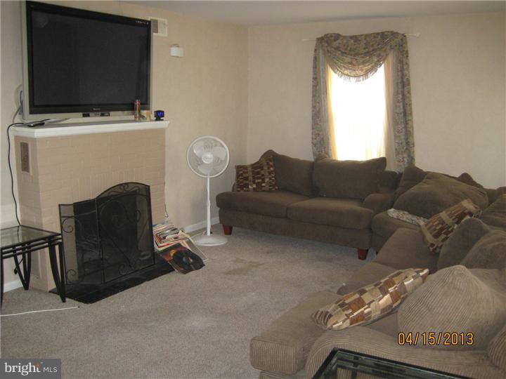 849 Rambler Avenue Runnemede, NJ 08078 - Photo 7 of 13 Living Room