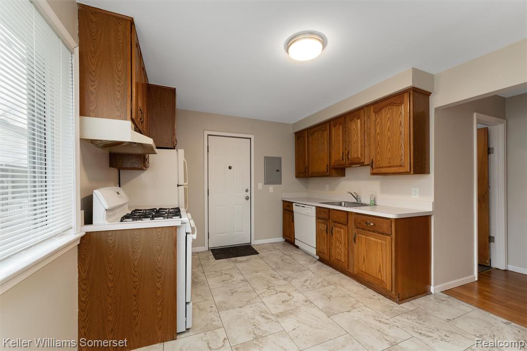 7263 Henry Street Center Line, MI 48015 - Photo 13 of 24
