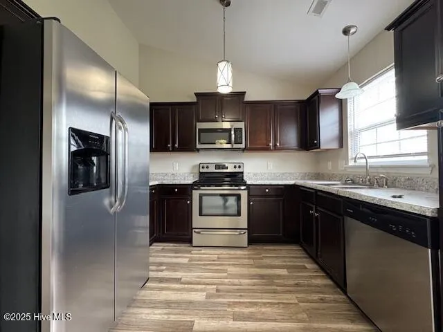 $1,700 | 410 Bristol Lane, Hubert, NC 28539