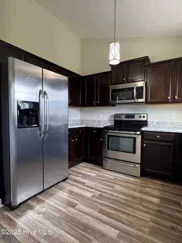 $1,700 | 410 Bristol Lane, Hubert, NC 28539