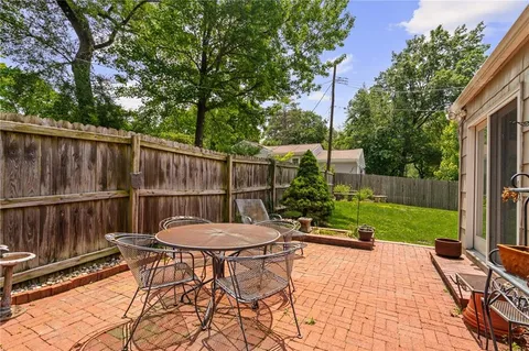 $399,000 | 4505 West 77th Street, Prairie Village, KS 66208