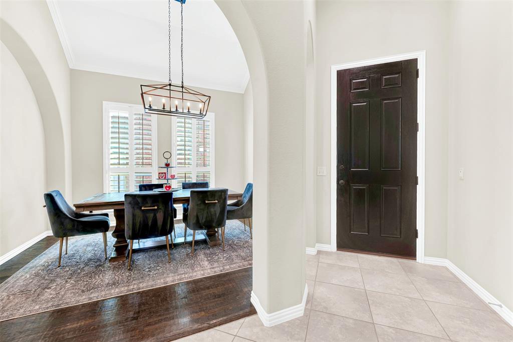 10104 Gentry Drive Frisco, TX 75035 - Photo 5 of 39 a view of a livingroom with furniture and window