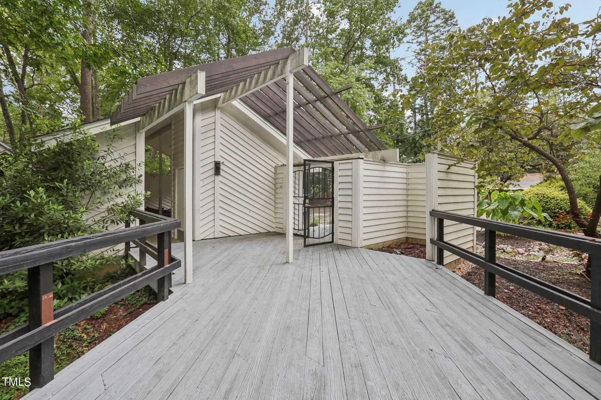 3825 Darby Road Durham, NC 27707 - Photo 4 of 52 Darby Rd-003