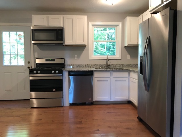 422 Cross Country Road Pembroke, NH 03275 - Photo 5 of 14 Gallery Image 5