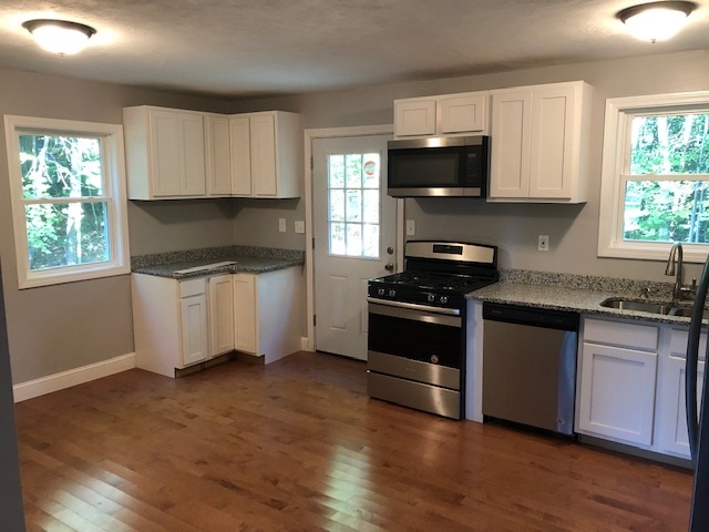 422 Cross Country Road Pembroke, NH 03275 - Photo 6 of 14 Gallery Image 6