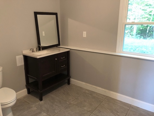 422 Cross Country Road Pembroke, NH 03275 - Photo 10 of 14 Gallery Image 10