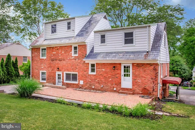 $3,700 | 8205 Robin Hood Court, Towson, MD 21204