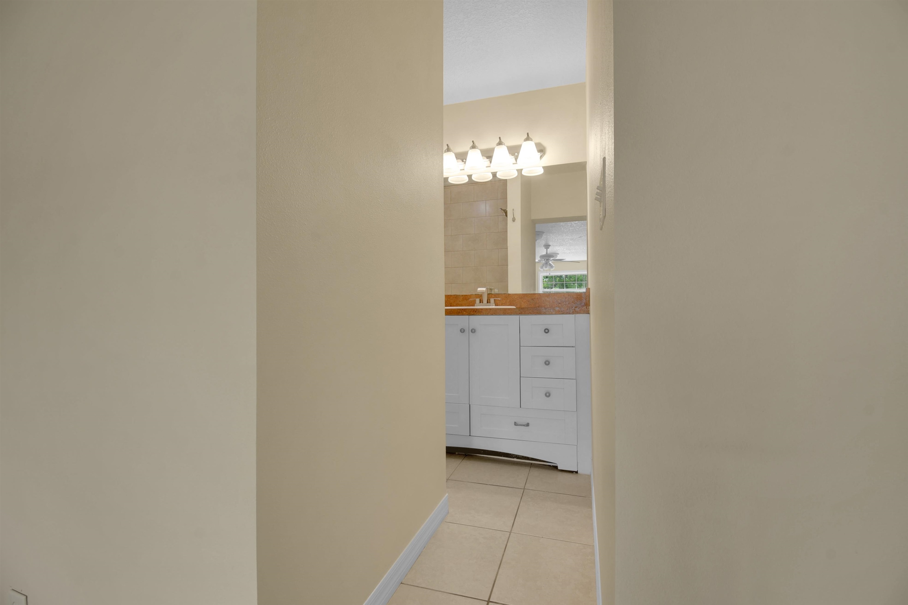 228 Spring Street St. Augustine, FL 32084 - Photo 19 of 38 Tub & shower combo