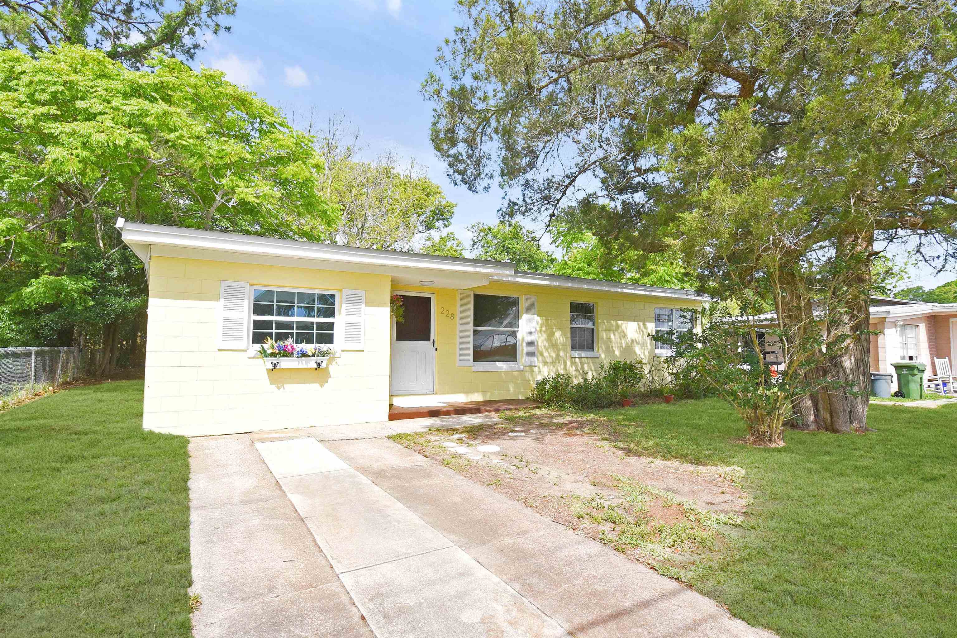 228 Spring Street St. Augustine, FL 32084 - Photo 3 of 38