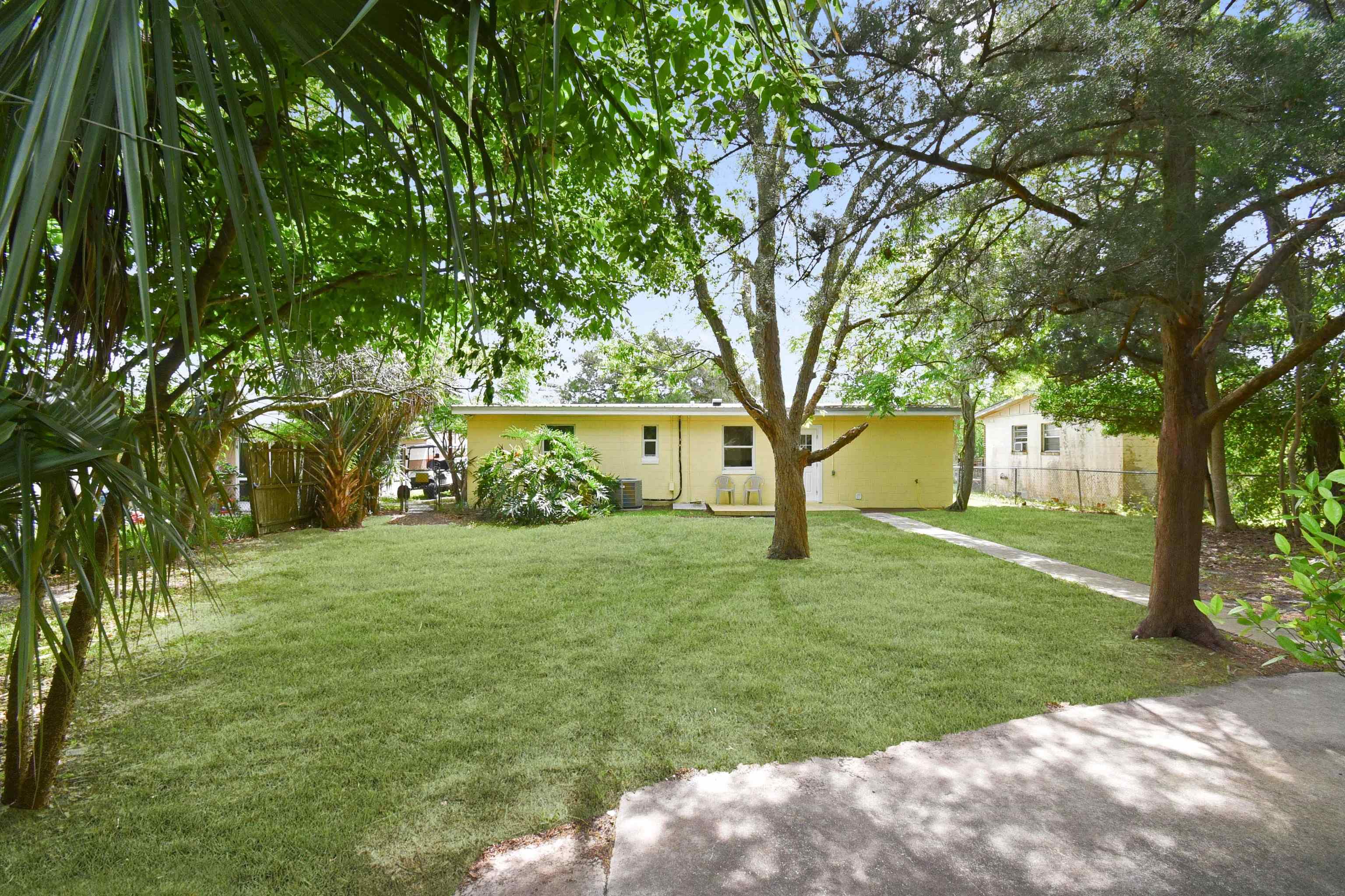 228 Spring Street St. Augustine, FL 32084 - Photo 33 of 38 Also has a separate dog run behind the garage