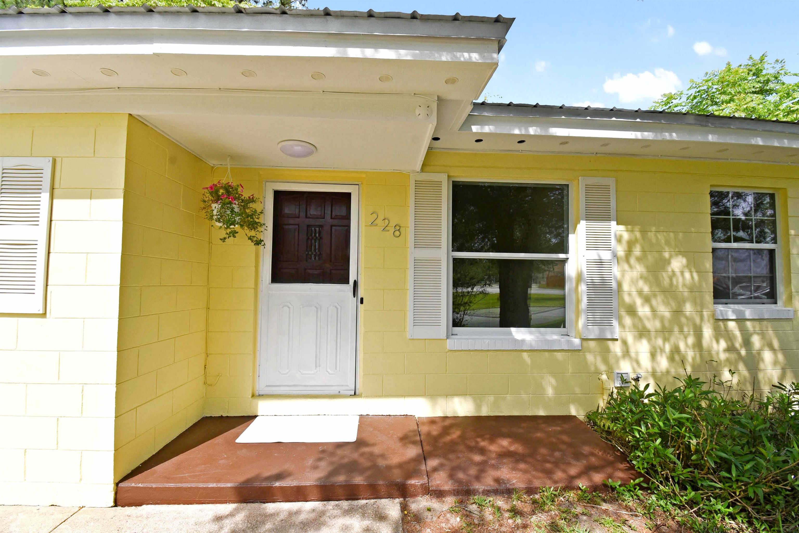 228 Spring Street St. Augustine, FL 32084 - Photo 4 of 38