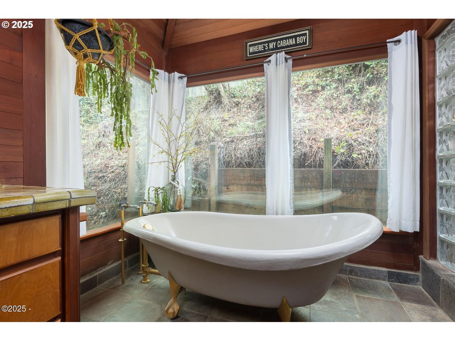 381 South Anderson Creek Road Lincoln City, OR 97367 - Photo 20 of 48 a view of a bathtub in a room