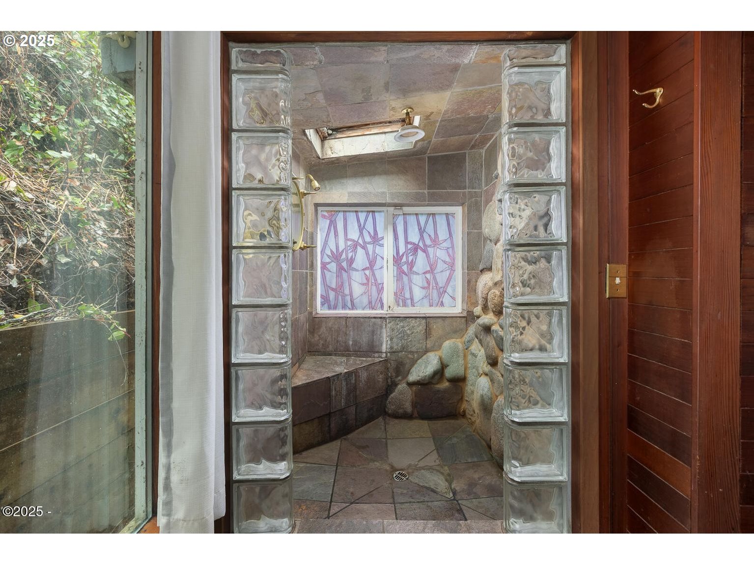 381 South Anderson Creek Road Lincoln City, OR 97367 - Photo 21 of 48 a view of entryway with a outdoor space