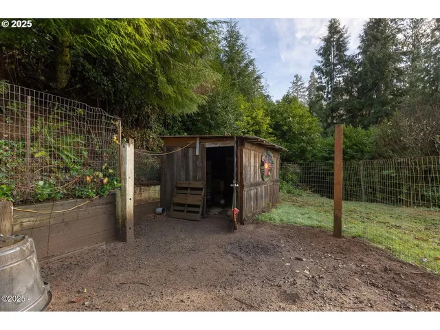 $525,000 | 381 South Anderson Creek Road, Lincoln City, OR 97367