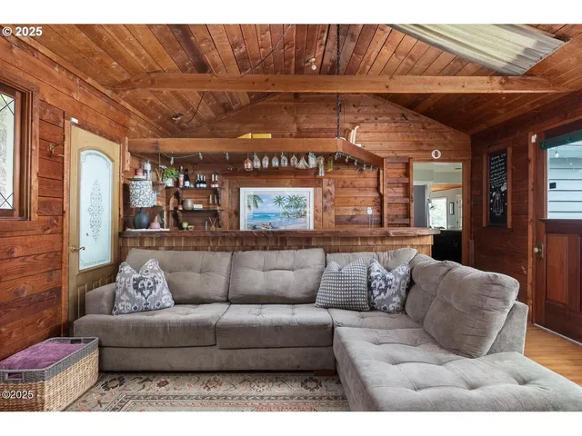 $525,000 | 381 South Anderson Creek Road, Lincoln City, OR 97367