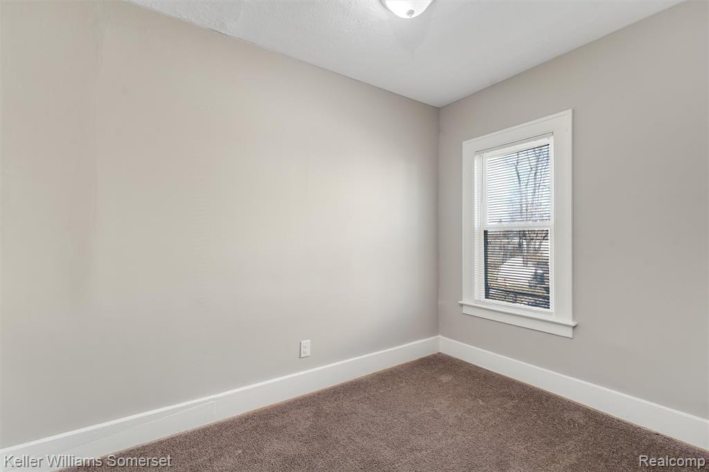 22065 Linwood Eastpointe, MI 48021 - Photo 12 of 27