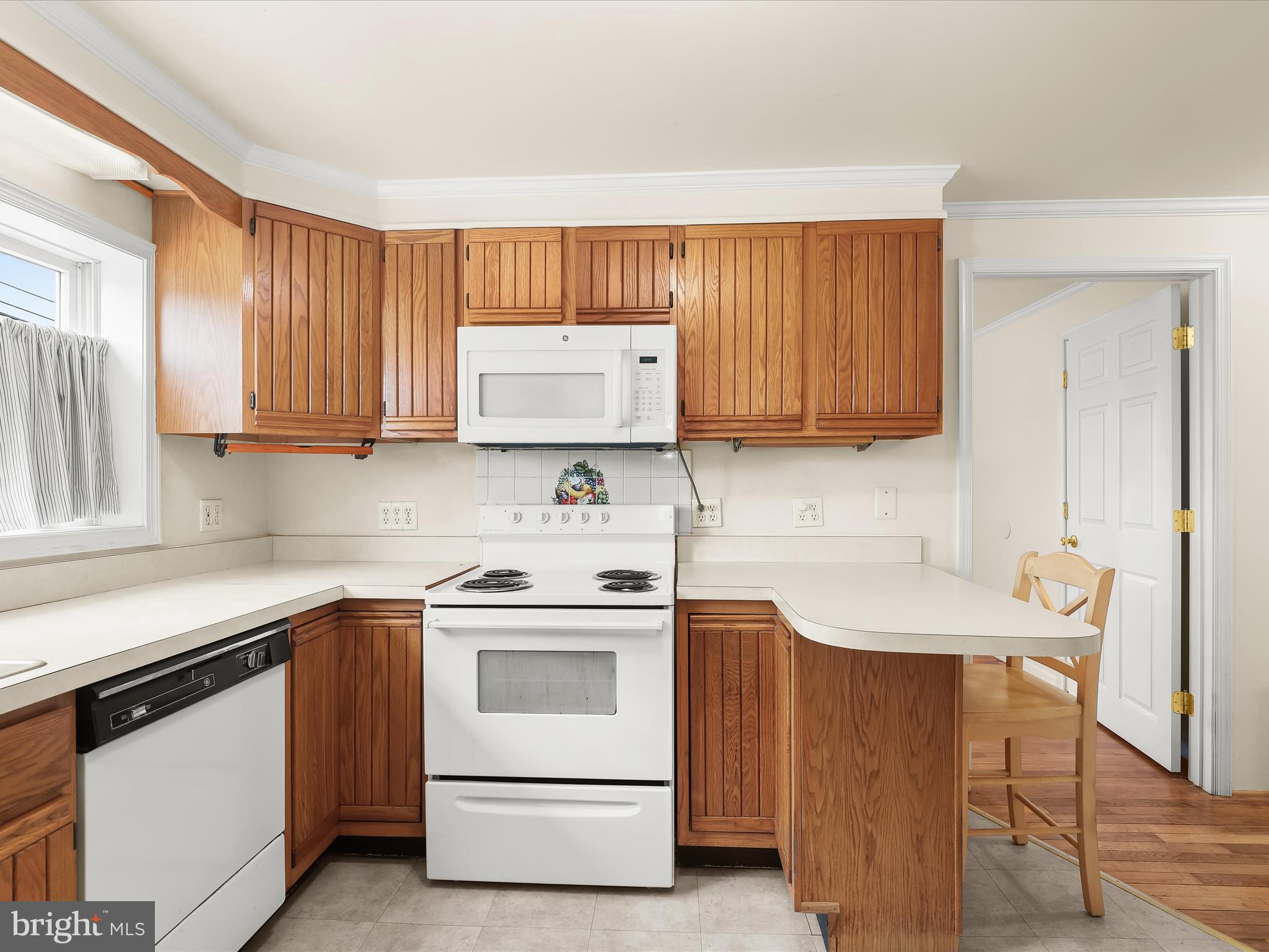 7300 Dogwood Road Baltimore, MD 21244 - Photo 8 of 42 Kitchen