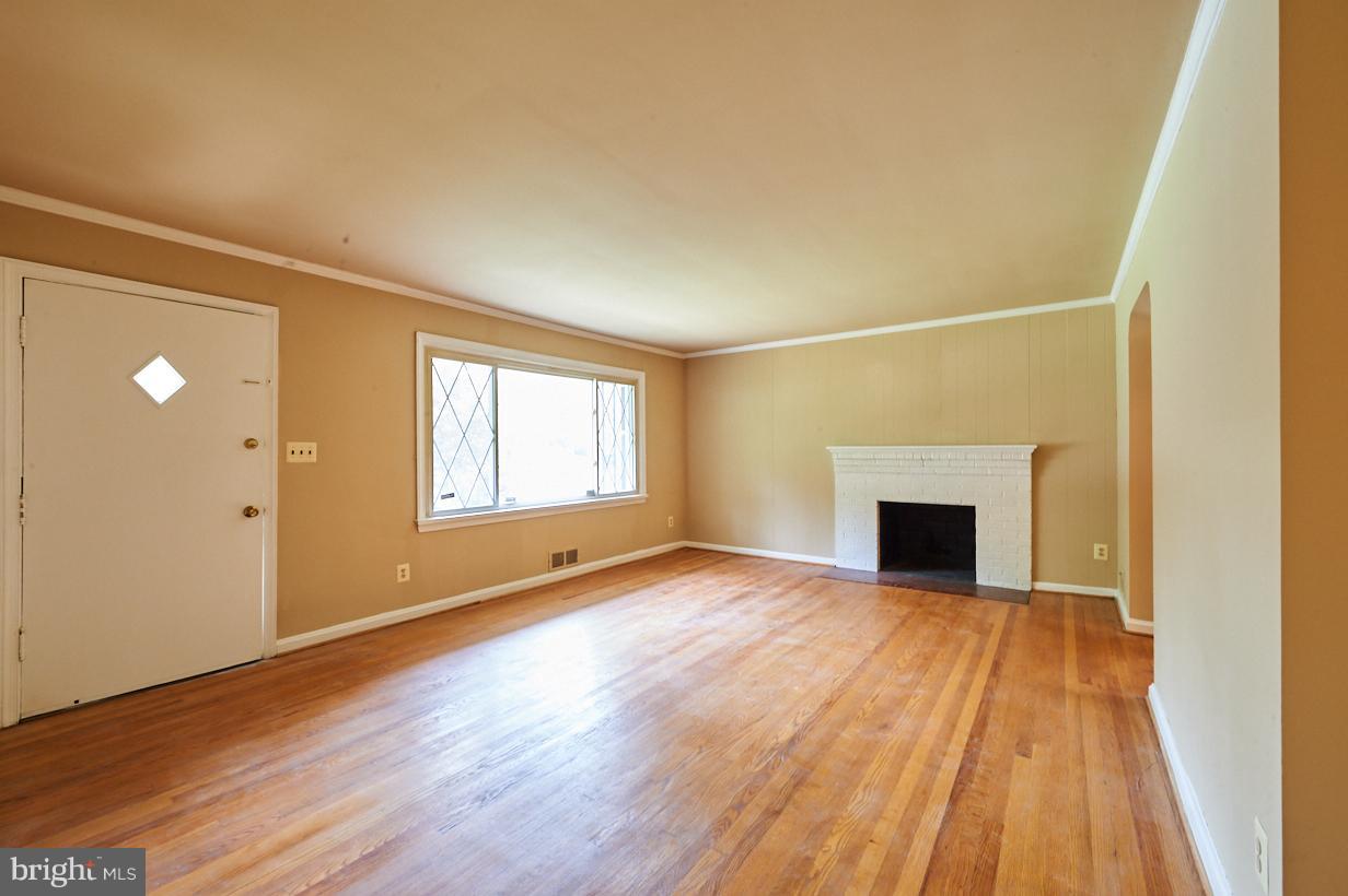 4914 Sharon Road Temple Hills, MD 20748 - Photo 3 of 25 Living Room front door view