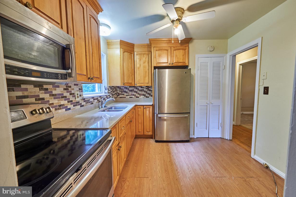 4914 Sharon Road Temple Hills, MD 20748 - Photo 10 of 25 Kitchen