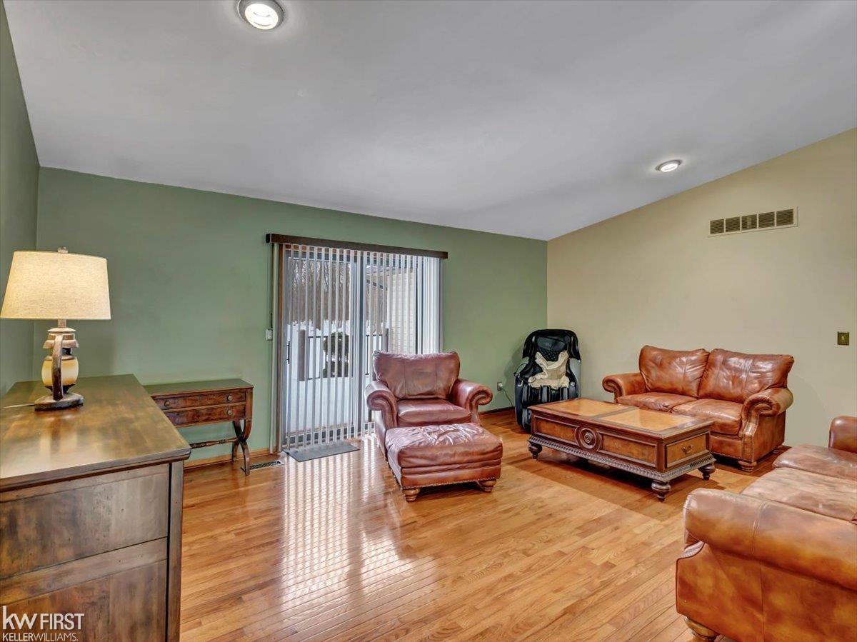 2199 South State Road Davison, MI 48423 - Photo 8 of 45 50165478-11a318c2-9682-484c-a177-968091c629eb.JPG