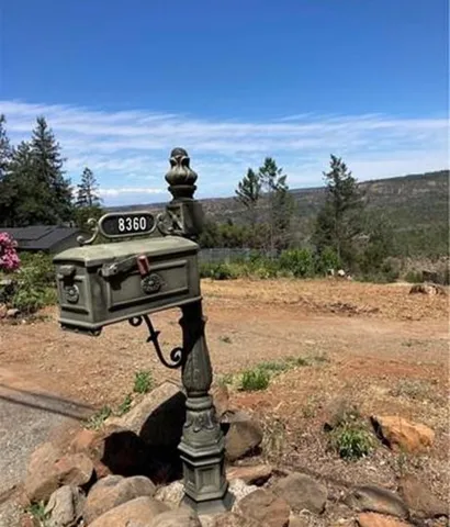 a view of a sky view