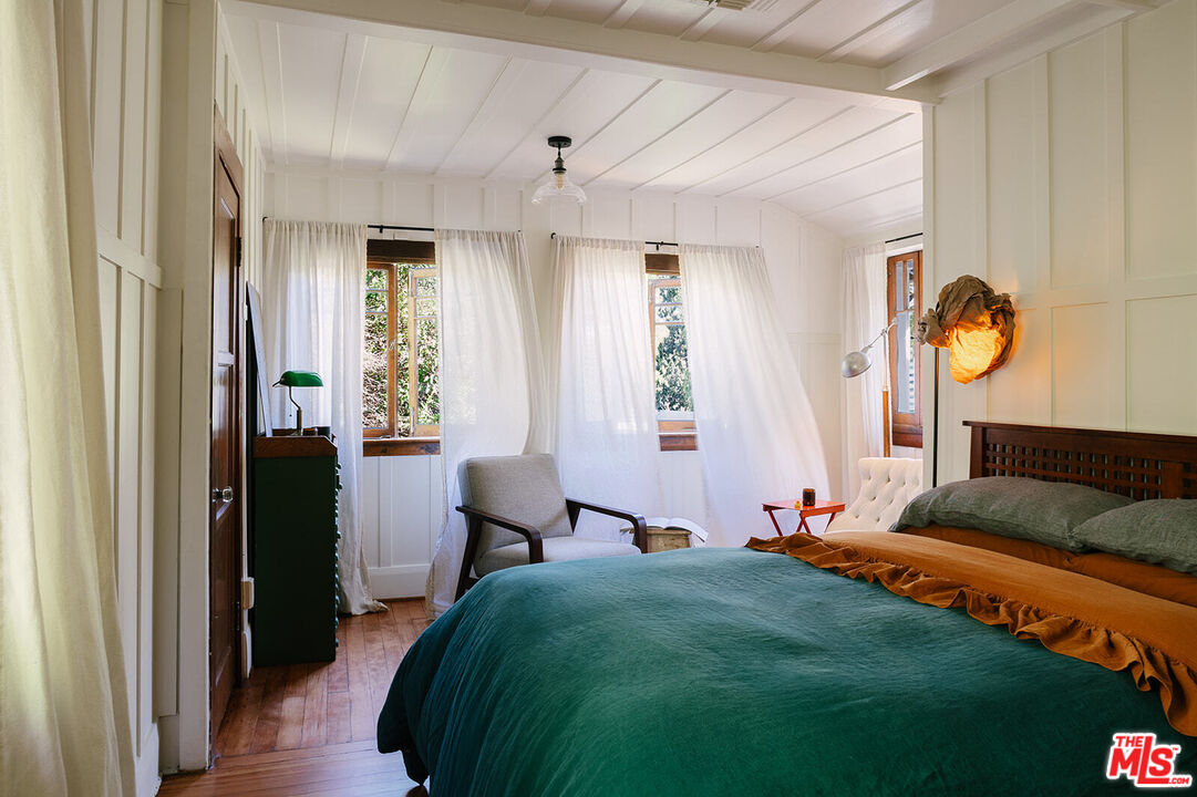 1954 Pinehurst Road Los Angeles, CA 90068 - Photo 26 of 42 a bed room with a bed and a window