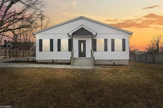 $262,900 | 105 Charles Street, Thomasville, NC 27360