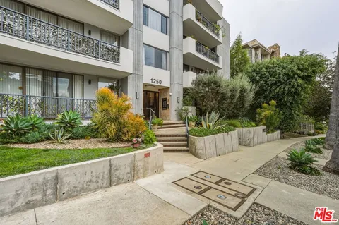 a close view of sink