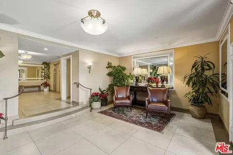 $810,000 | 1250 South Beverly Glen Boulevard, Unit 107, Los Angeles, CA 90024